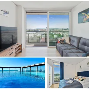 Luxury Penthouse I Rooftop Pool I Self Check-in Wien