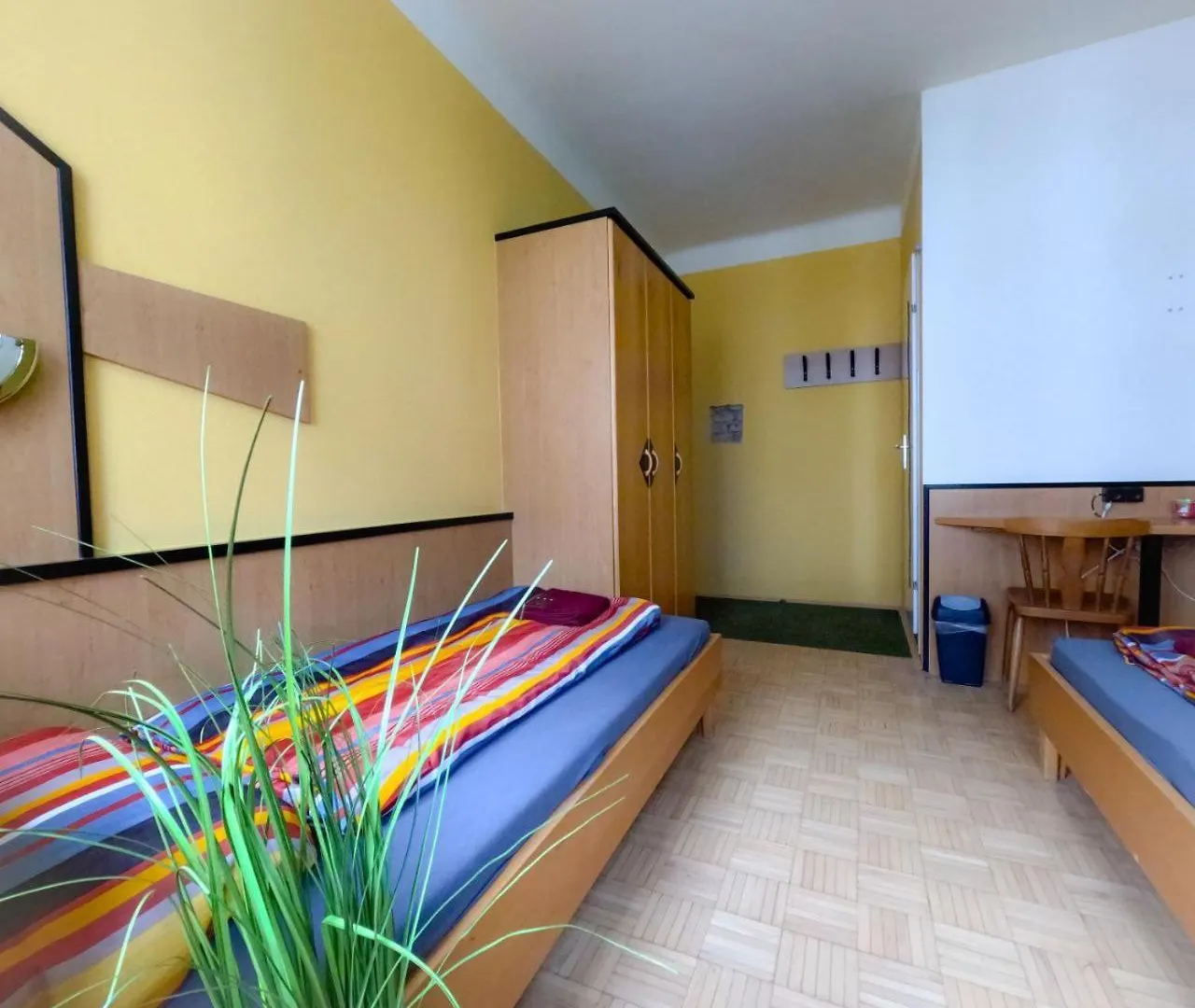 Cozy Rooms - U3 Hutteldorferstrasse Viena Gazde/Camere de închiriat