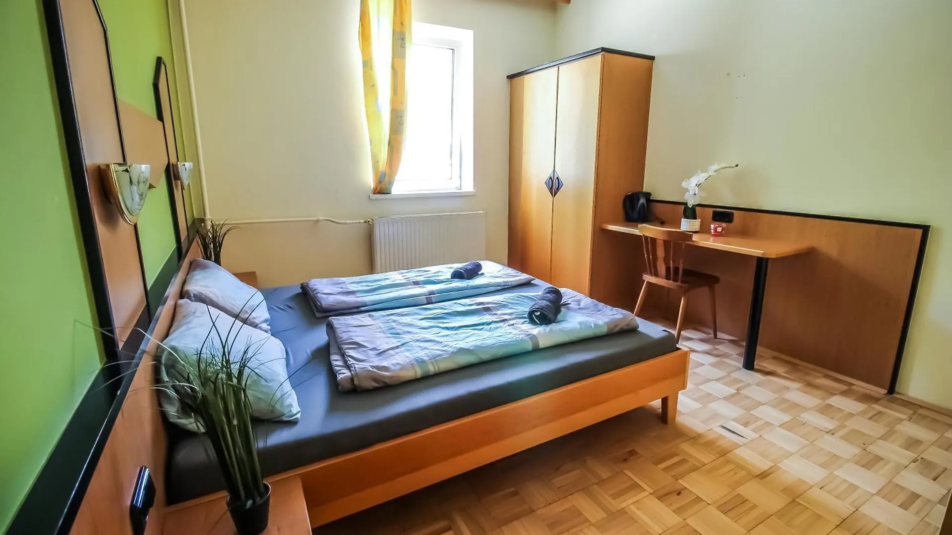 Gazde/Camere de închiriat Cozy Rooms - U3 Hutteldorferstrasse Viena