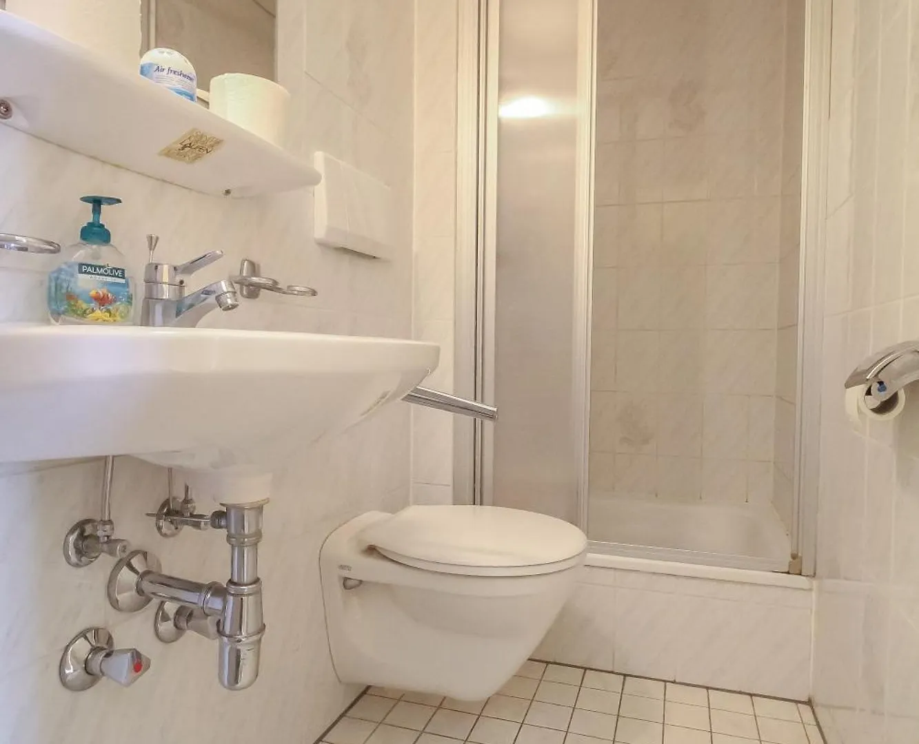 Cozy Rooms - U3 Hutteldorferstrasse Vienna Homestay