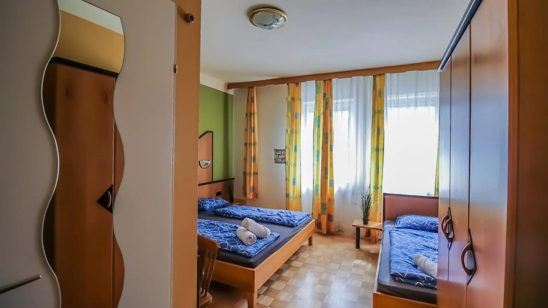 Homestay Cozy Rooms - U3 Hutteldorferstrasse Vienna