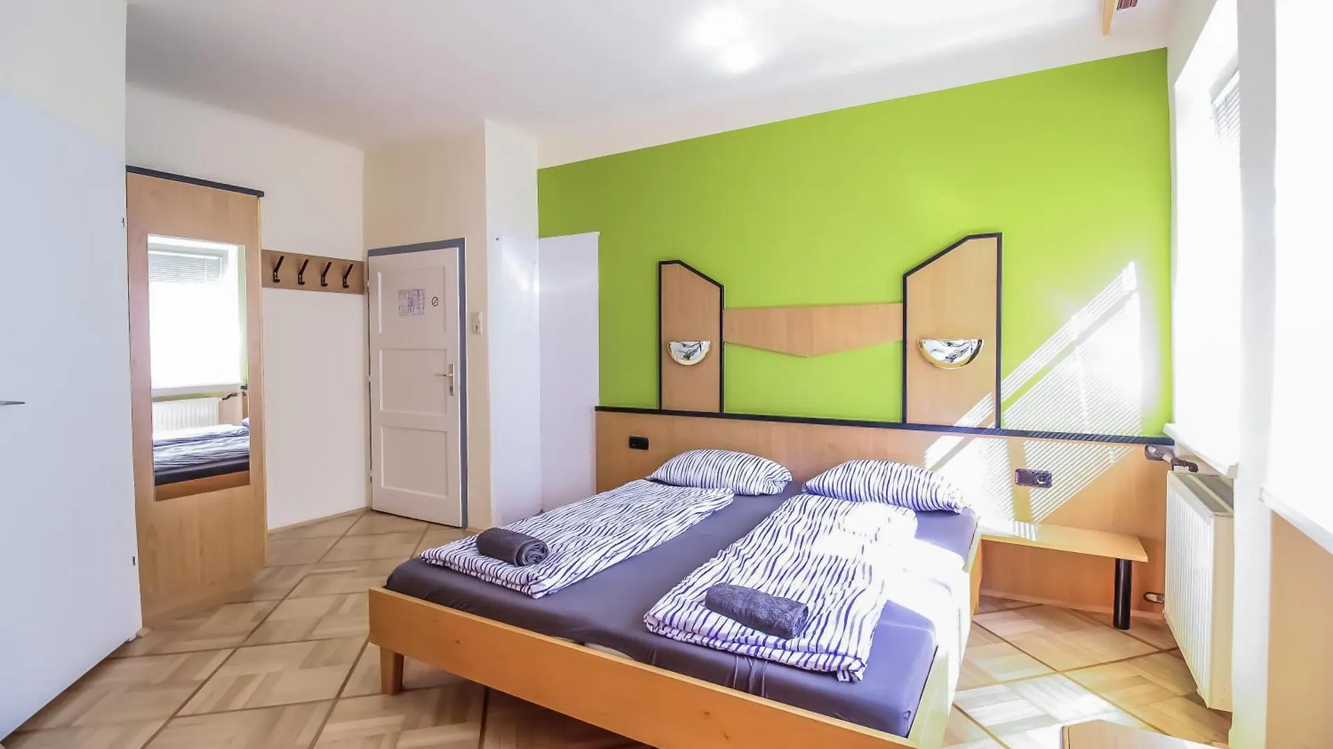 Cozy Rooms - U3 Hutteldorferstrasse Vienna