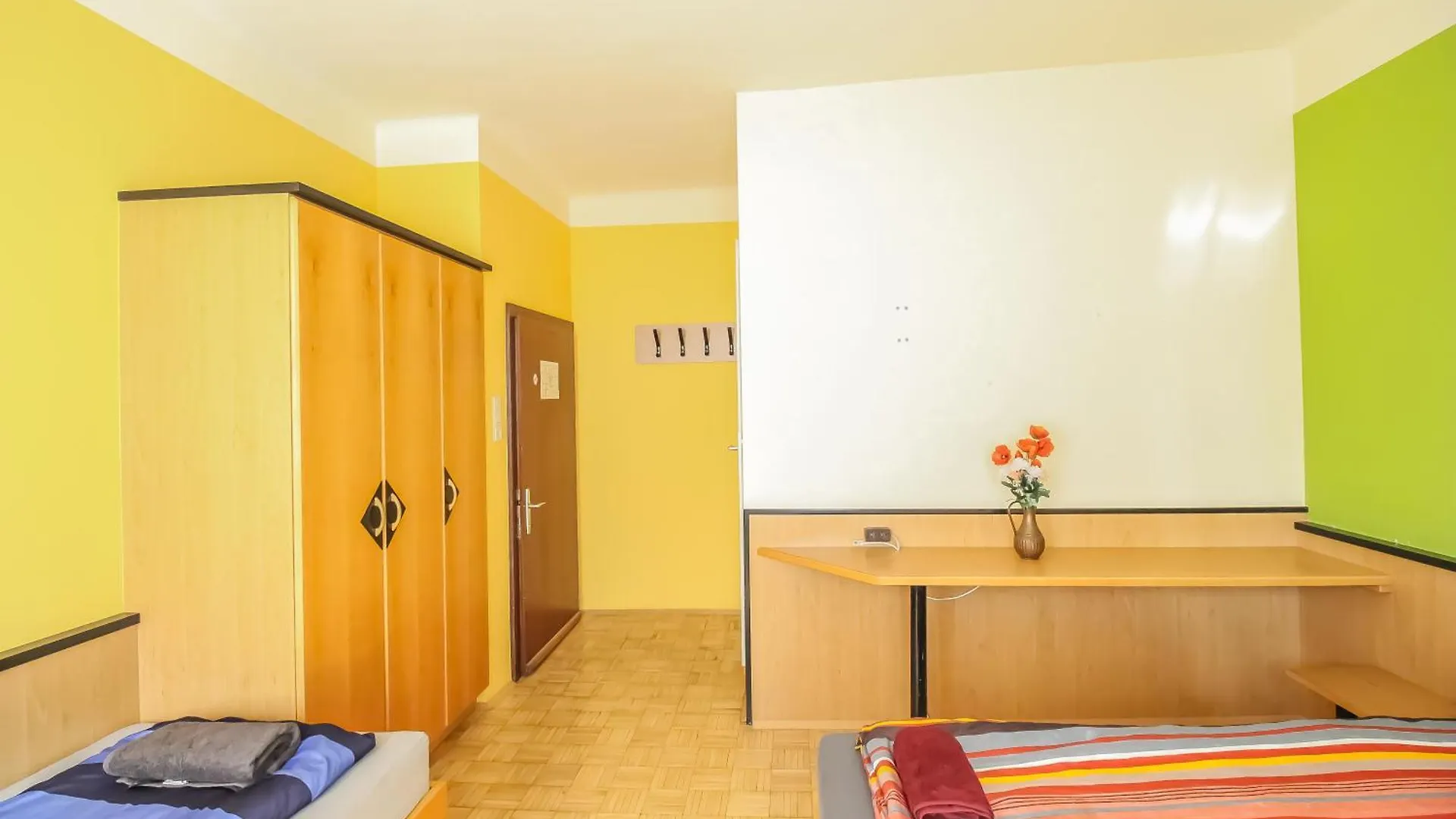 Cozy Rooms - U3 Hutteldorferstrasse Vienna Homestay