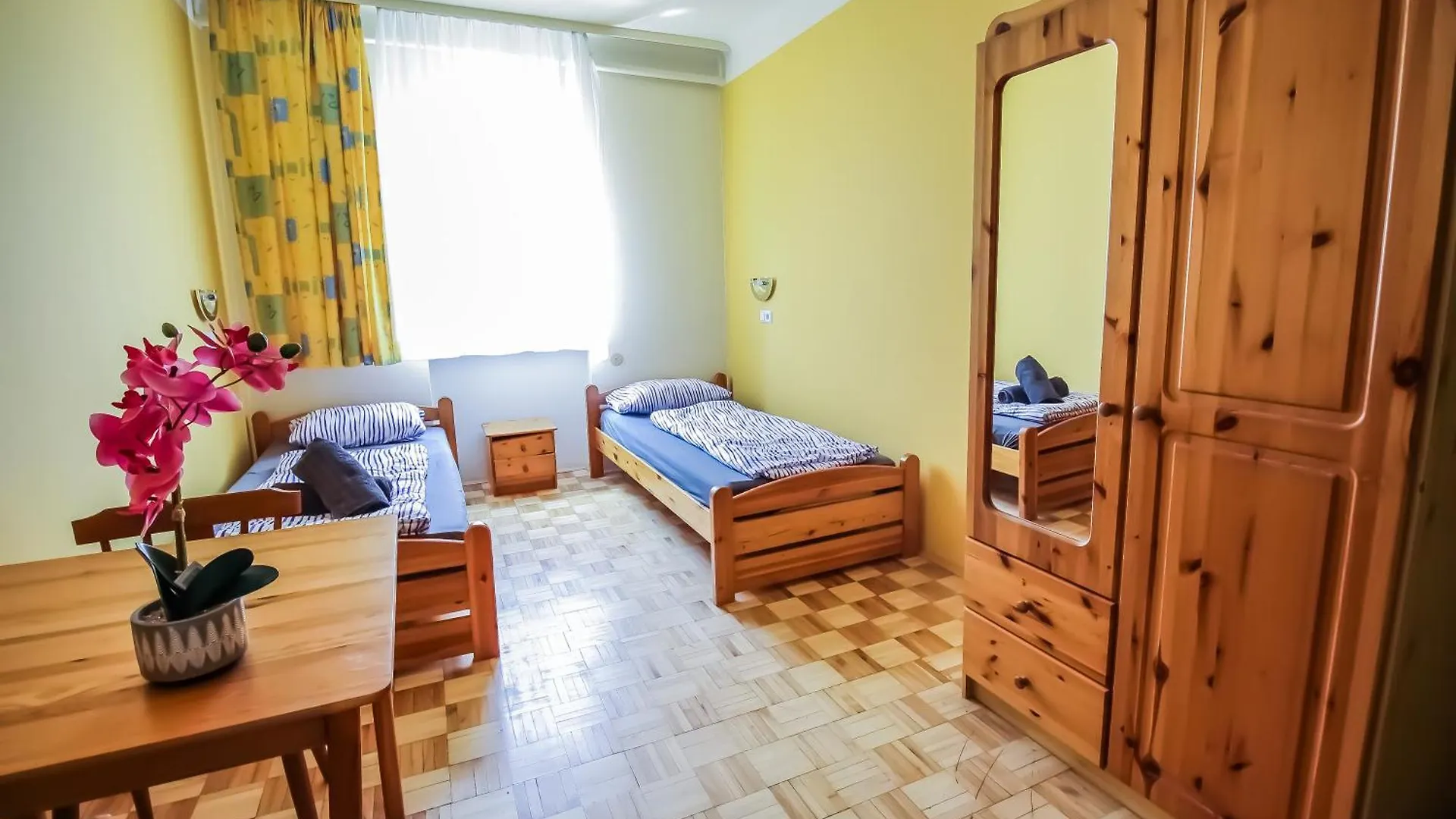 Cozy Rooms - U3 Hutteldorferstrasse Vienna 0*,  Austria