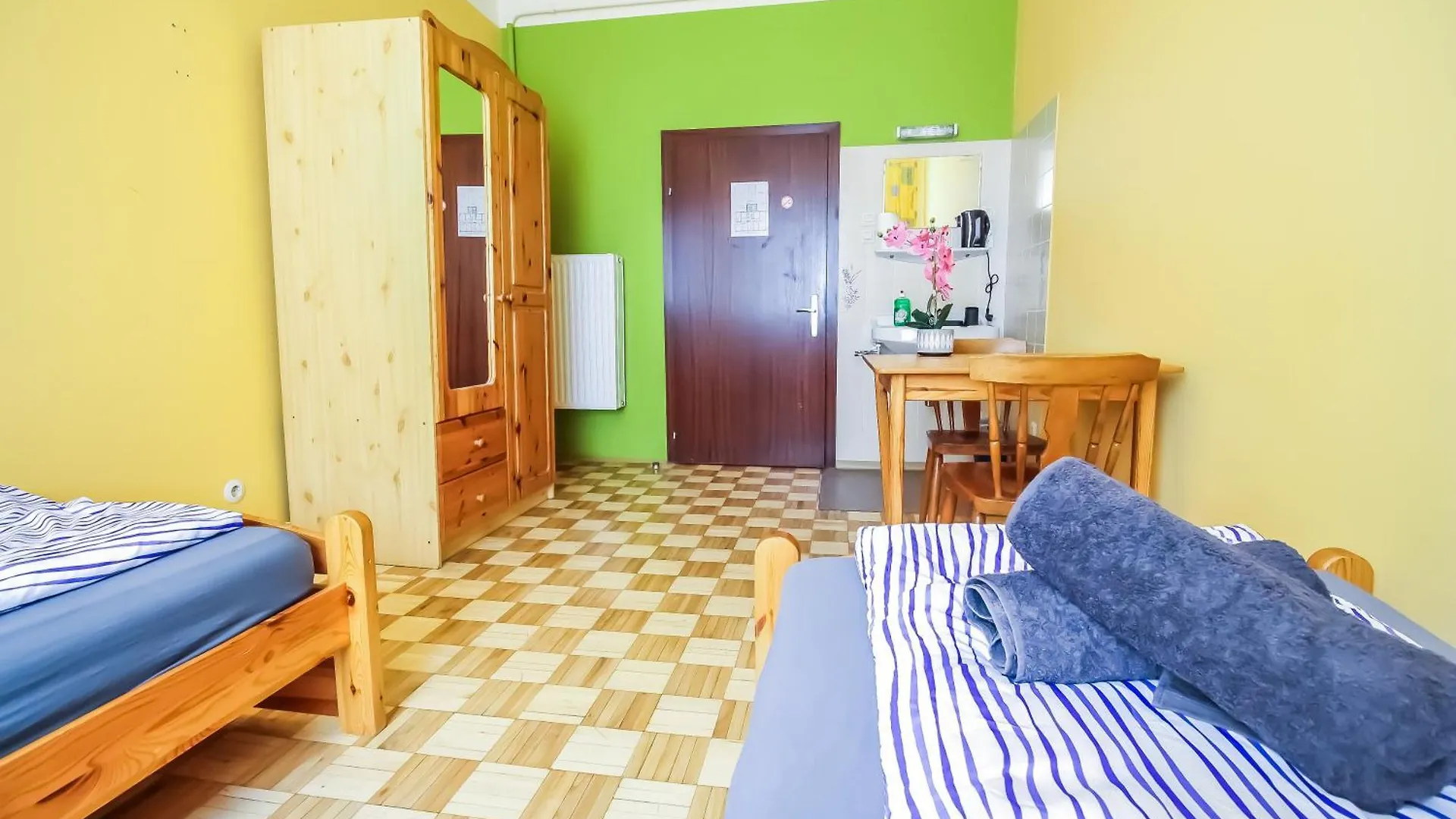 Homestay Cozy Rooms - U3 Hutteldorferstrasse Vienna
