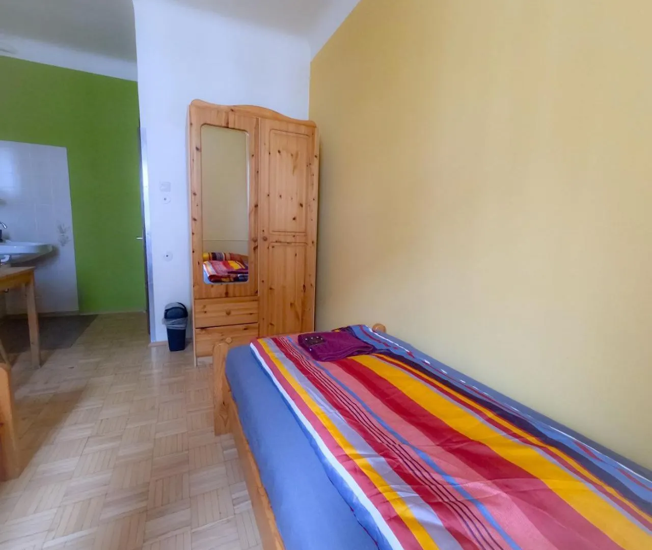 Cozy Rooms - U3 Hutteldorferstrasse Vienna Austria