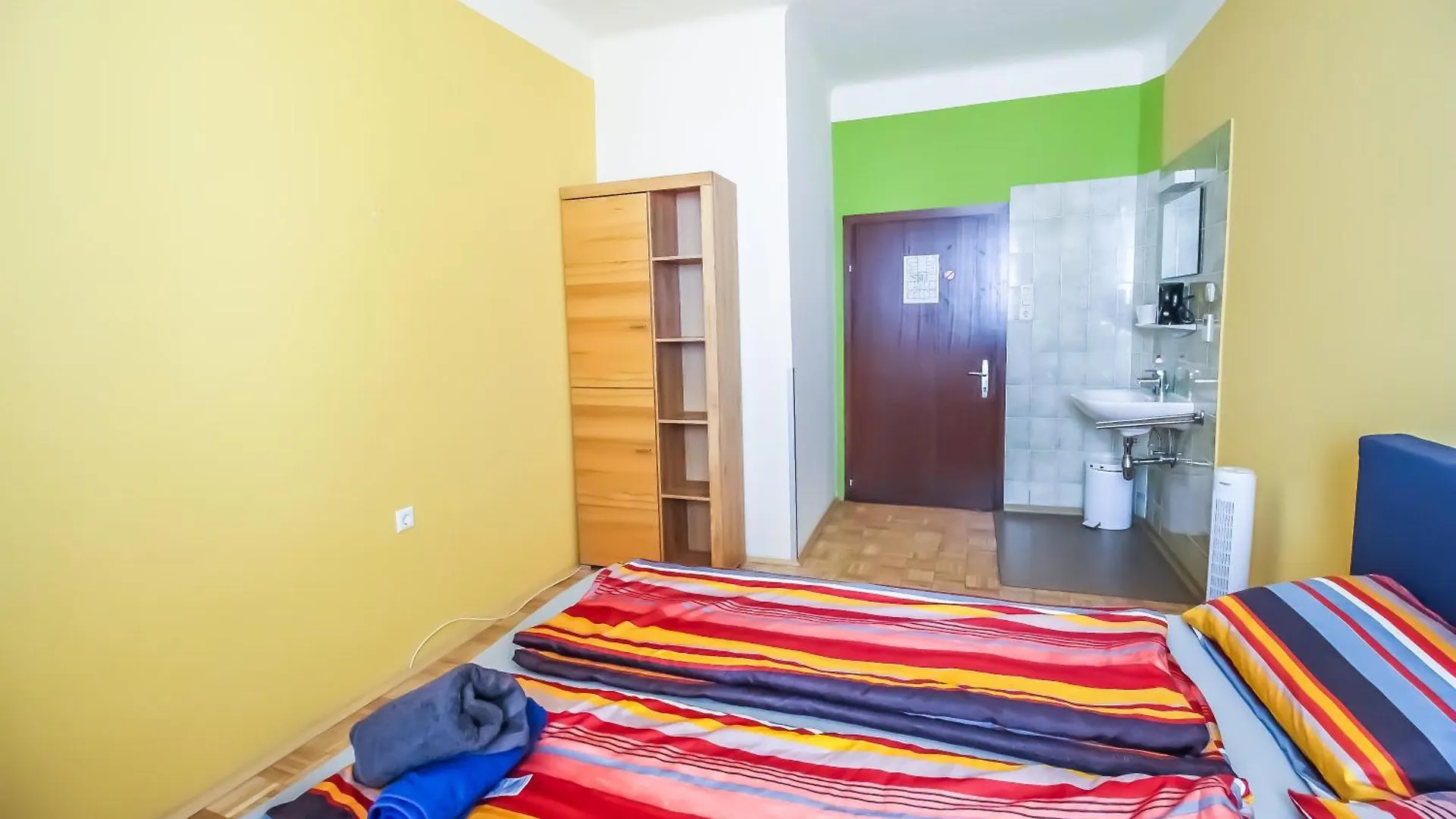 Cozy Rooms - U3 Hutteldorferstrasse Vienna