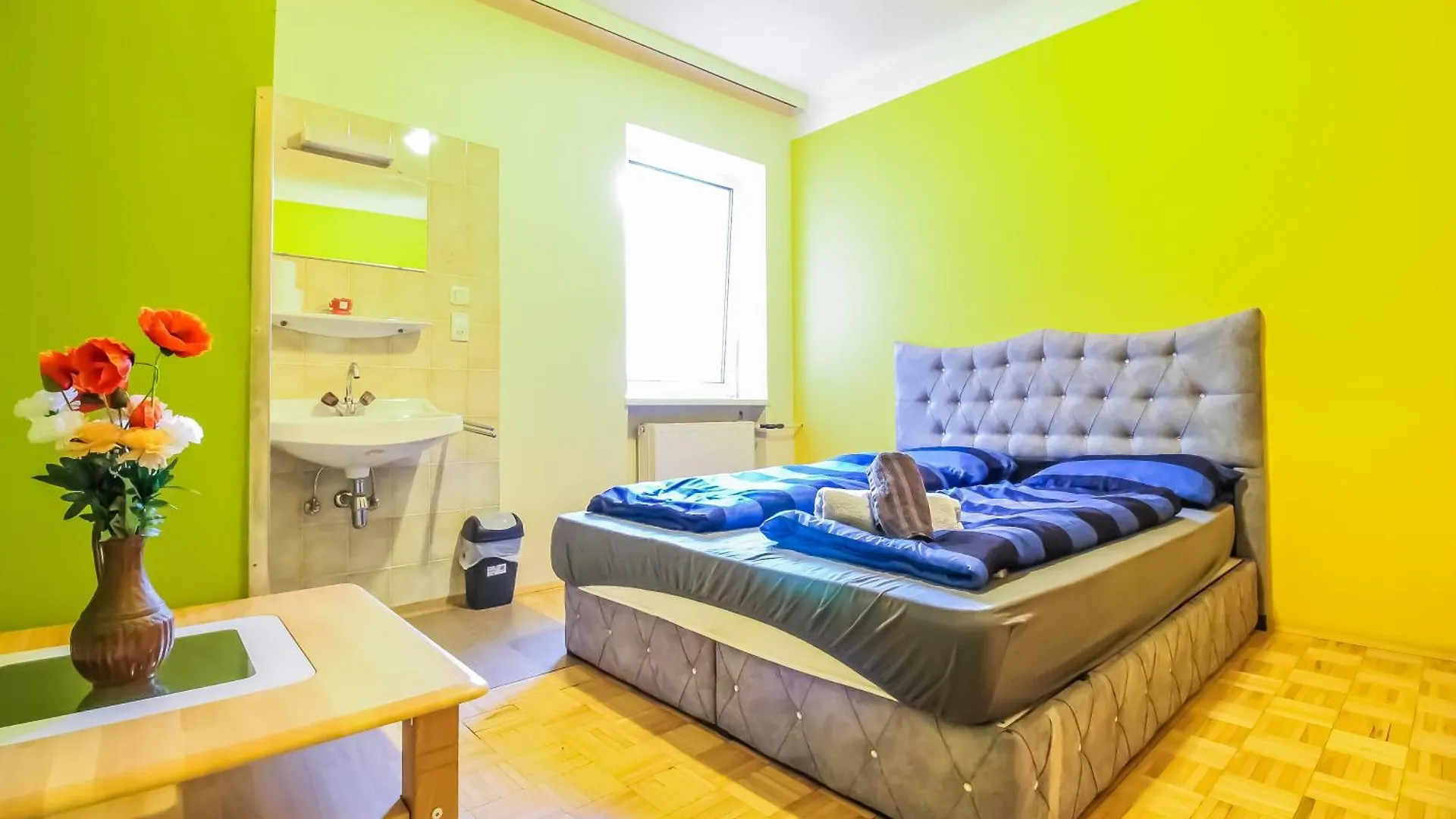Cozy Rooms - U3 Hutteldorferstrasse Vienna 0*,