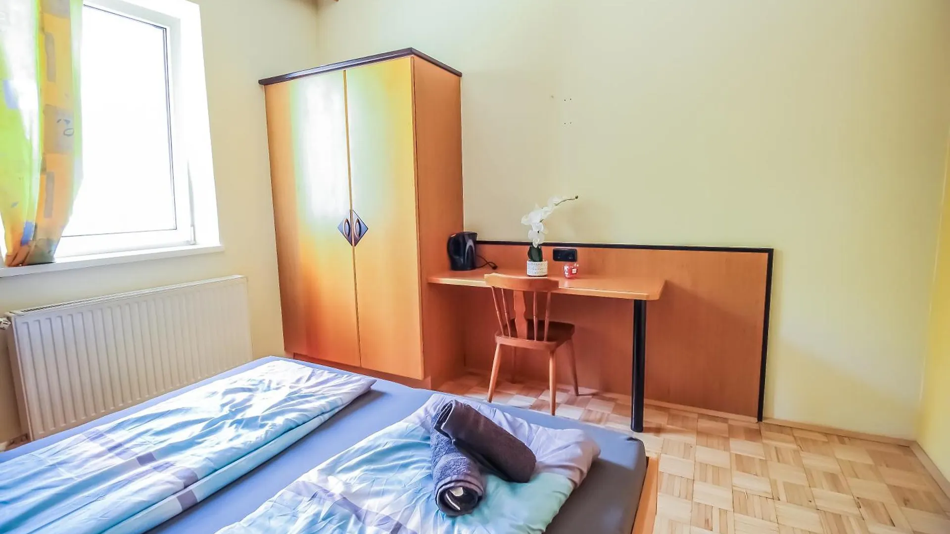 Homestay Cozy Rooms - U3 Hutteldorferstrasse Vienna Austria