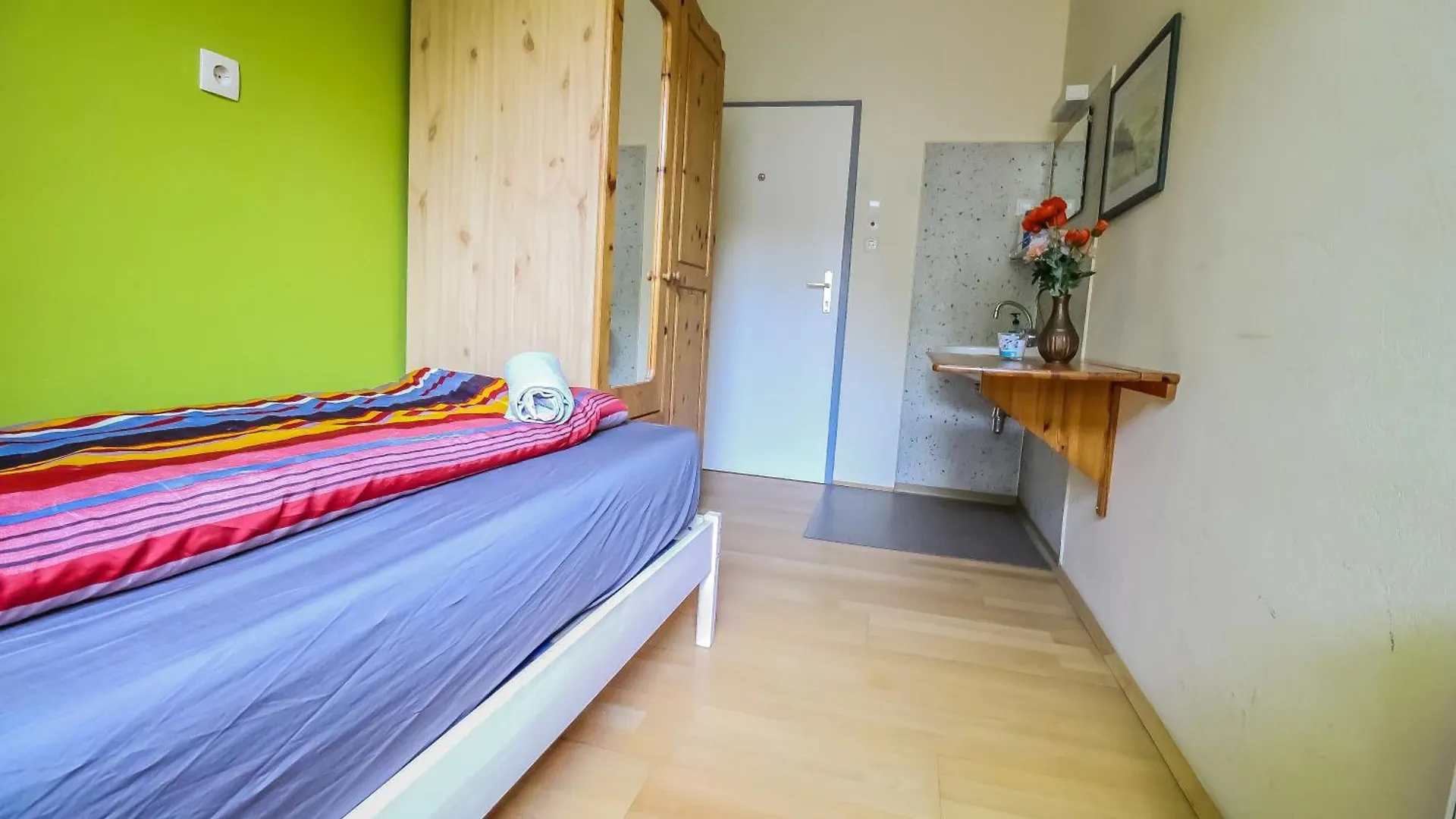 Cozy Rooms - U3 Hutteldorferstrasse Vienna 0*,