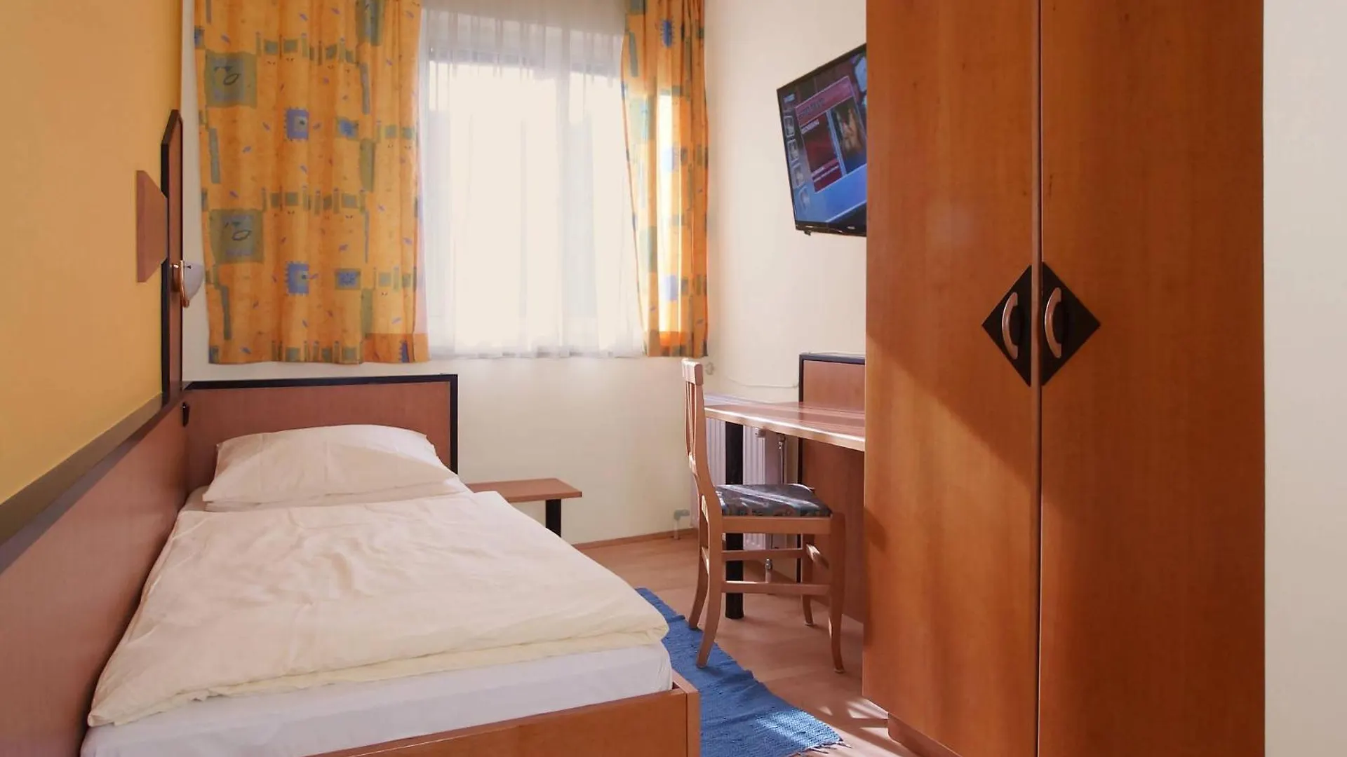 Homestay Cozy Rooms - U3 Hutteldorferstrasse Vienna