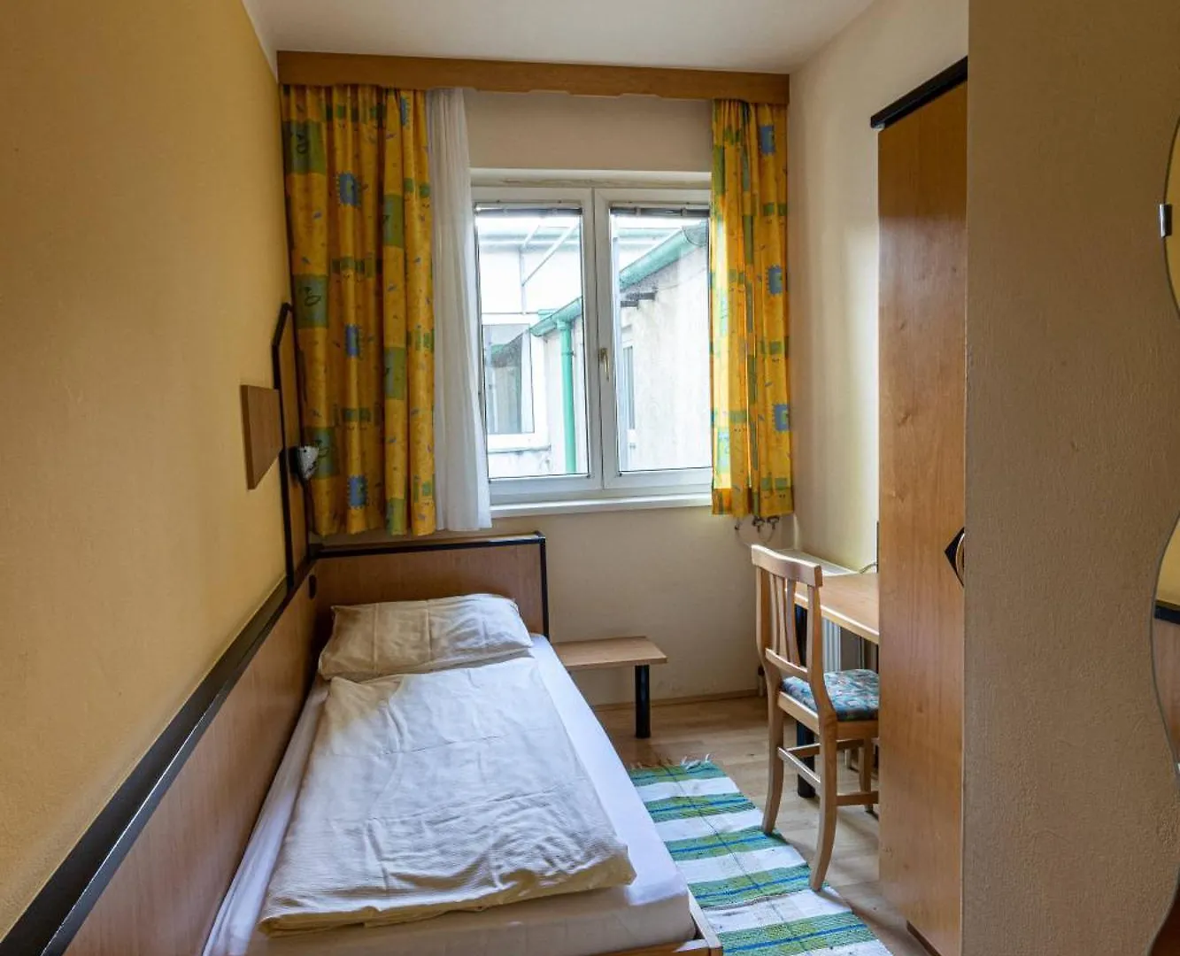 Cozy Rooms - U3 Hutteldorferstrasse Vienna Austria