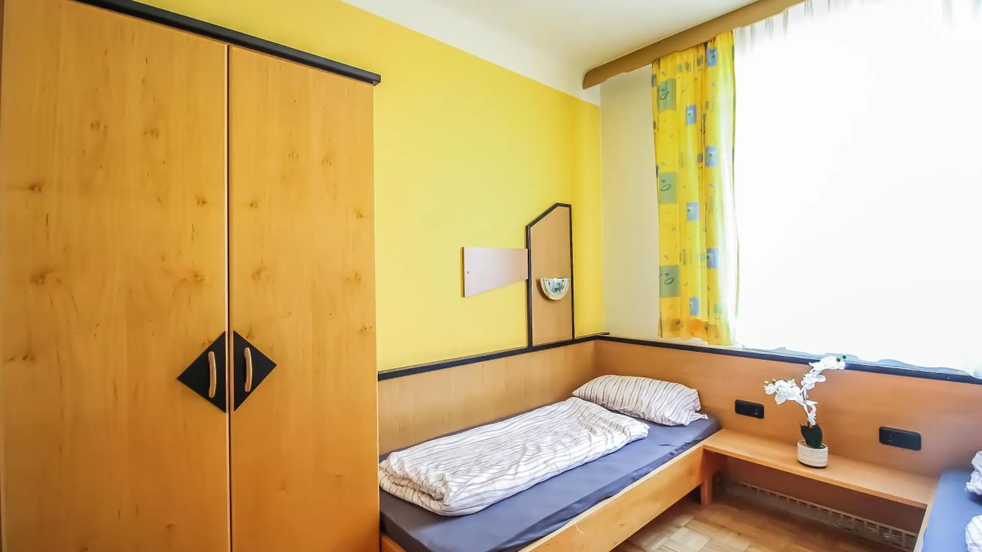 Cozy Rooms - U3 Hutteldorferstrasse Vienna